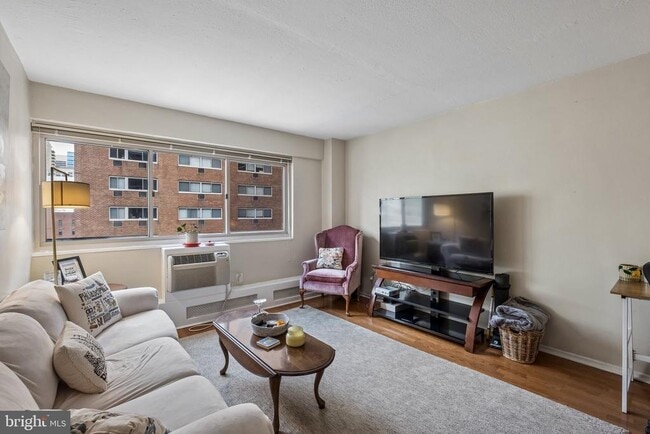 Photo - 2101 Chestnut St Unit 1019