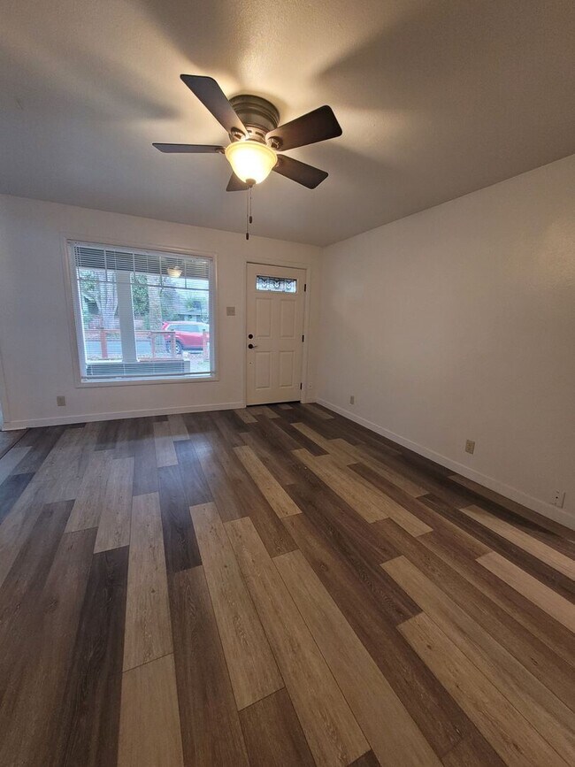 Photo - 1131 W 8th Ave Unit Main