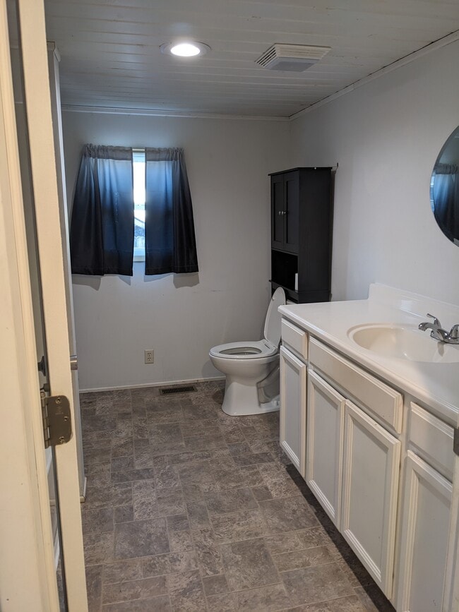 Photo - 102 Catherine St