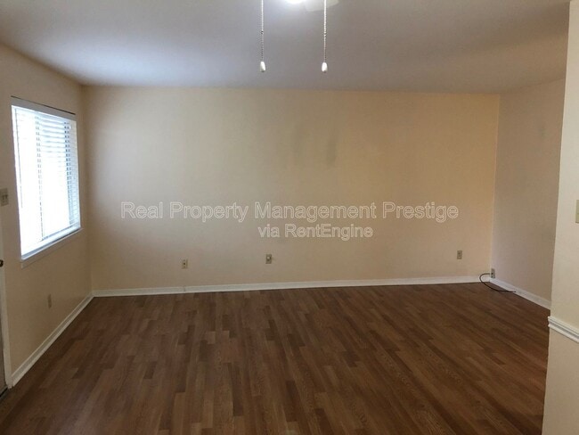 Photo - 1520 Yale St Unit 17