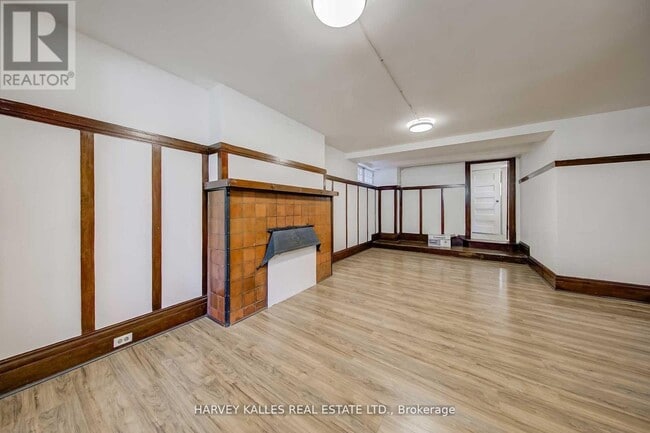 Photo - 11 Parkwood Ave Unité Lower