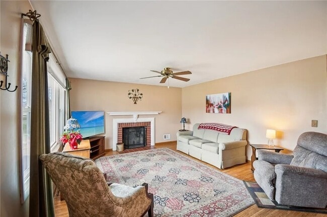 Photo - Single family house