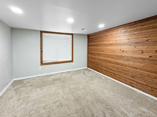 Photo - 829 W Madison Ave