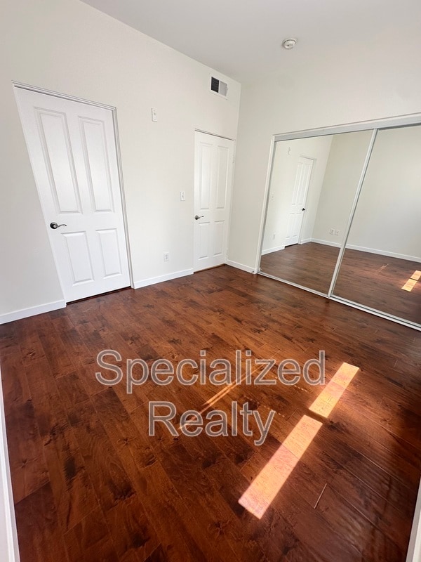 Photo - 5716 Whitsett Ave