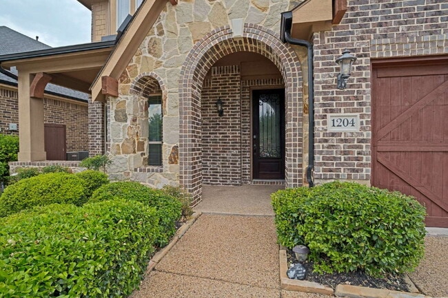 Photo - Spacious & Charming Home in Desirable Savannah Community