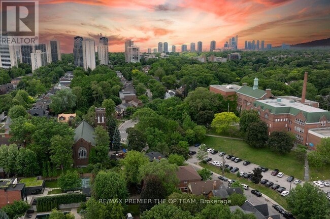 299 Quebec Ave Unit 3