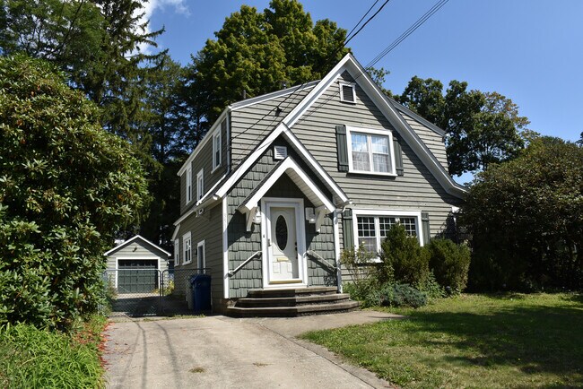 Building Photo - 351 Ravine St Rental