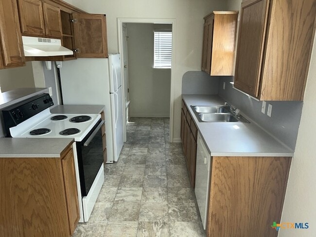 Photo - 105 W Truman Ave