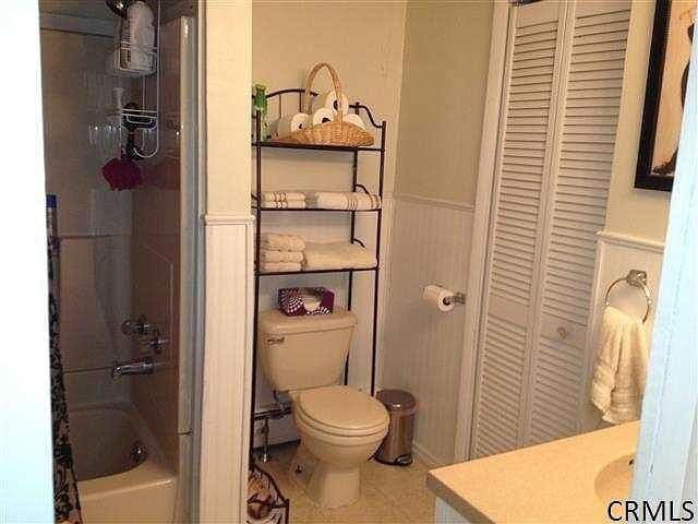 1st floor bathroom - 100 Sherwood Ave Unit Sherwood