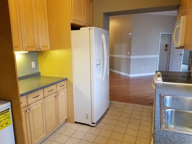 Photo - 585 Beech St Unidad first floor