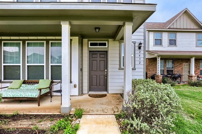 Building Photo - 2432 Berryville Ln