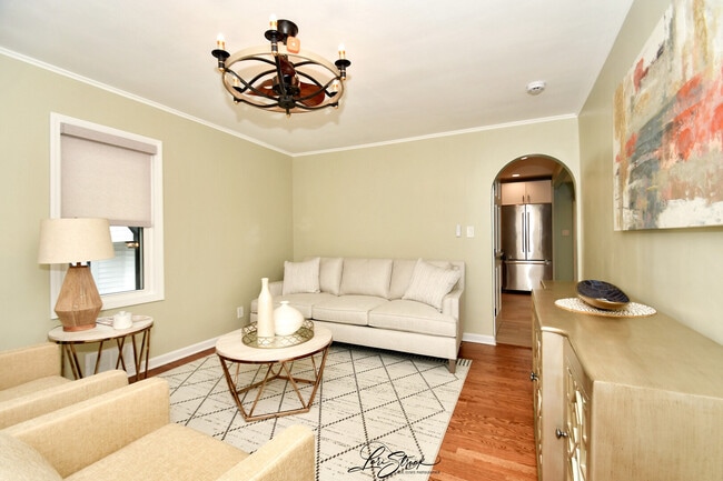 Photo - 635 E Prairie Ave