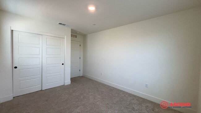 Photo - Lovely Home Near Frontier Highschool!