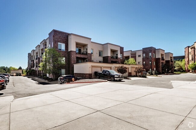 Building Photo - Private 2 bed 2 bath Condo in Inverness En... Unit #305