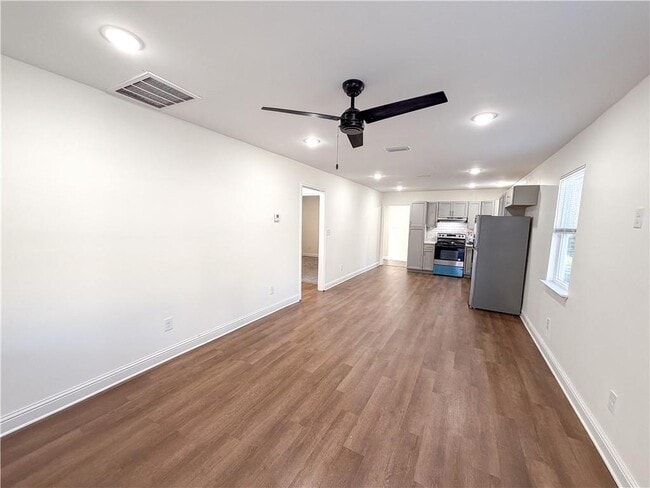 Photo - 1051 Lubel Ave