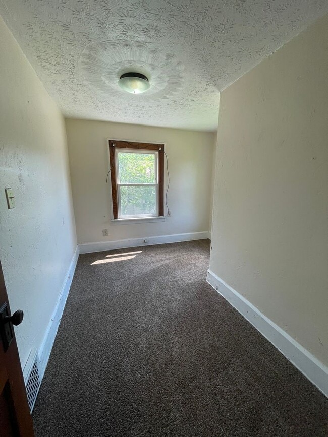 Photo - 804 Aberdeen St