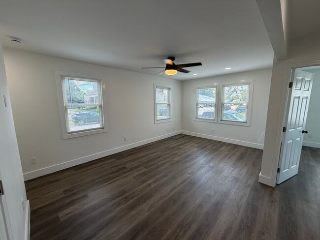 Photo - 604 N Causeway Blvd Unit B