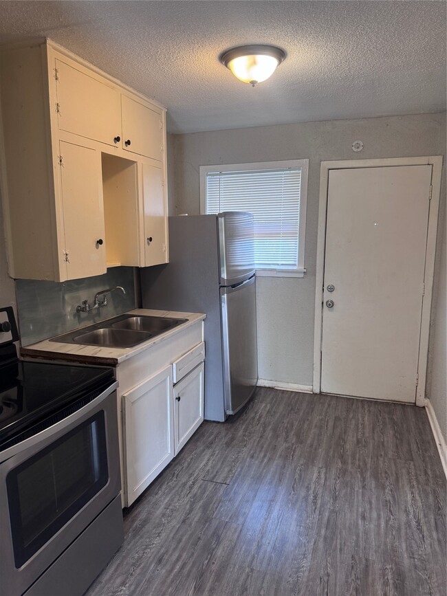 Photo - 1610 Mystic St