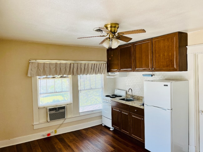 Photo - 203 N Dillard St
