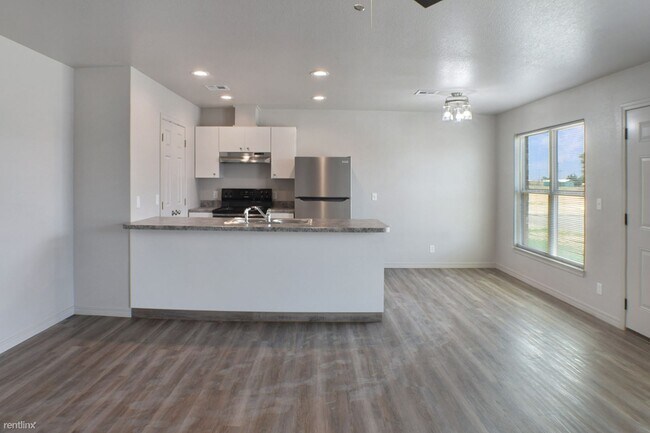 Photo - 2 br, 2 bath Triplex - 606 Ashland Avenue B