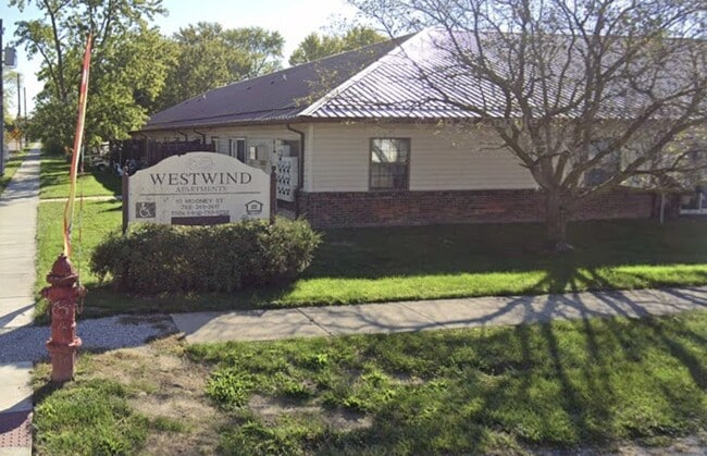 Photo - 700 W Main St