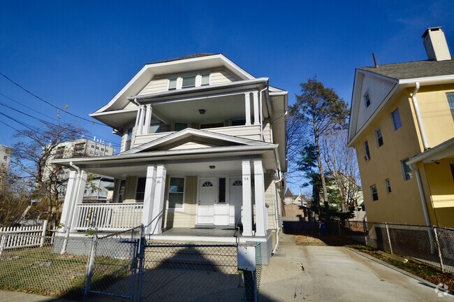 Building Photo - 96 Carleton Ave Rental