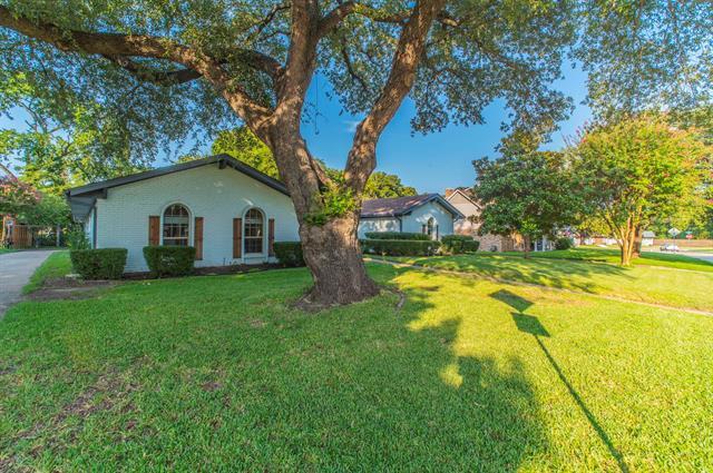 Photo - 2605 Briarwood Dr