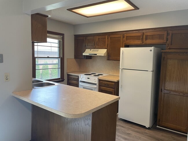 Photo - 9131 E 85th Pl