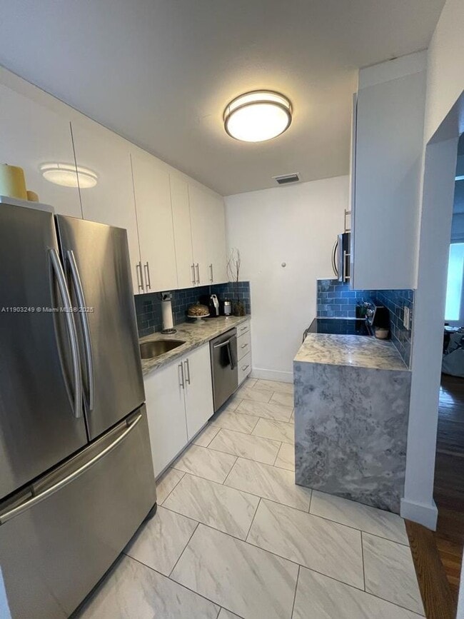 Building Photo - 1545 NE 138th St