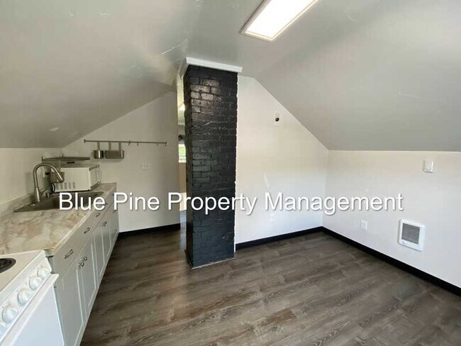Photo - 306 Lawton St Unit 1