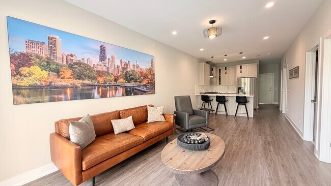Photo - 3244 N Lincoln Ave Unit 2E