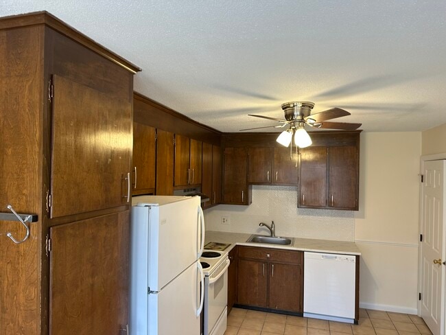 Photo - 121 New Britain Ave Unit B