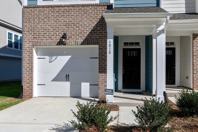 Photo - 3010 Worthy Way