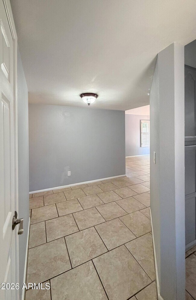 Photo - 11815 N 65th Ave
