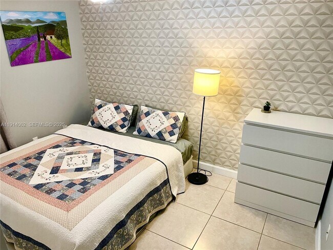 Photo - 1018 Foster Rd