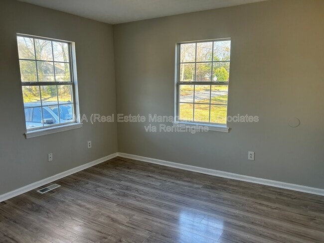 Photo - 214 W Central Ave