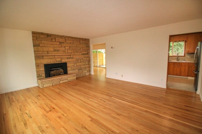 Photo - 1914 SE Oak Crest Dr Unit Main
