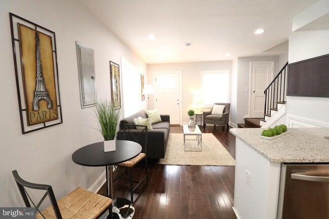 Photo - 702 71st Ave