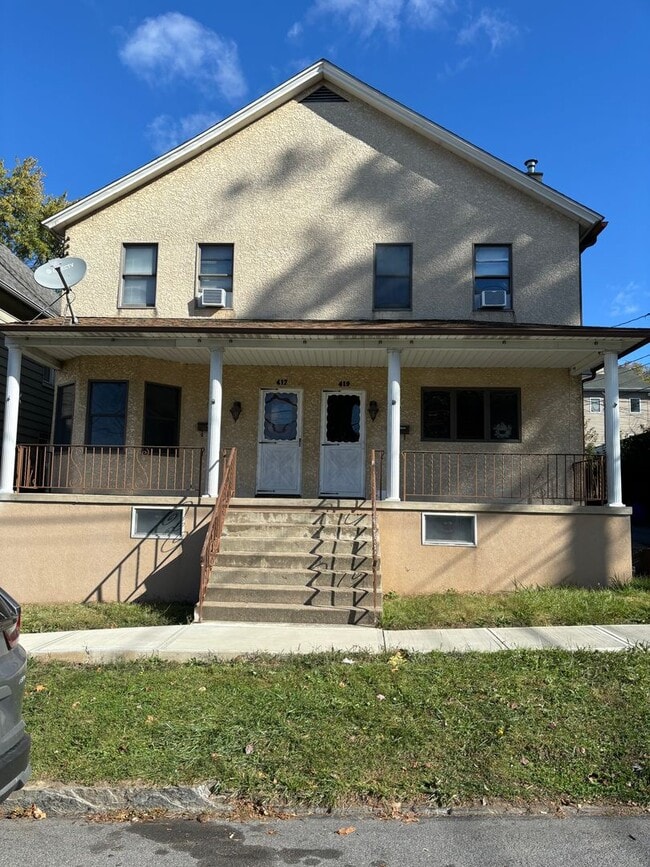417-419-419 New York St Unidad 417 Left Side