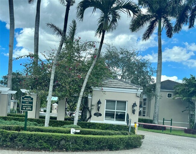 Photo - 5431 SW 70th Pl N