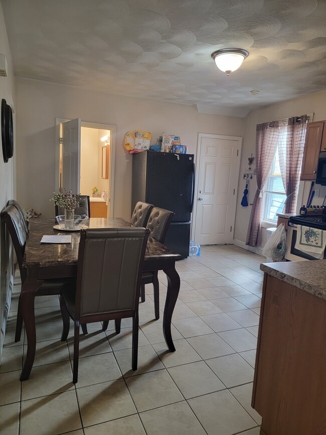 Comida - 71 Mount Pleasant Ave Unidad 3