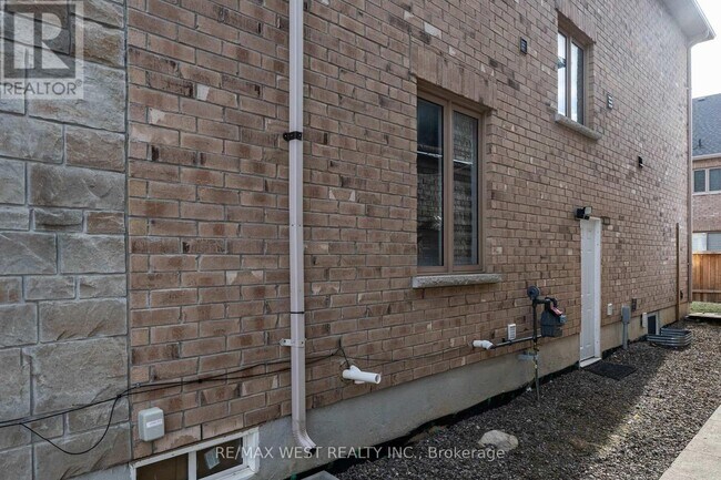 Photo - 25 Faders Dr