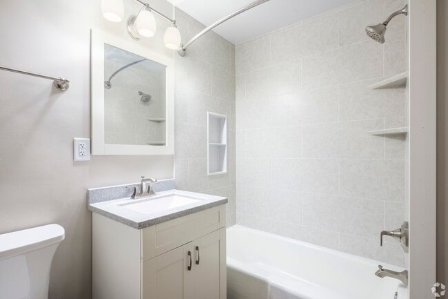 Photo - Royal Arms Apartments