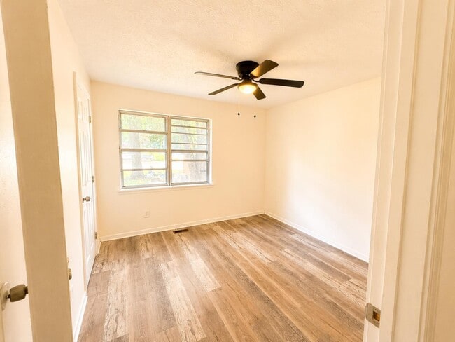 Photo - 1789 W McIntosh Rd