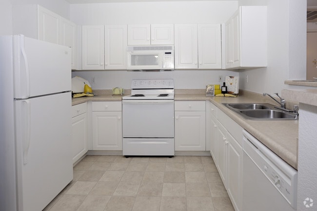 1BR, 1BA - 863 SF