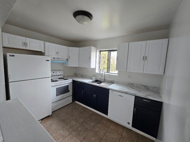 Photo - 1840 Goodwin Dr Unit 3 B