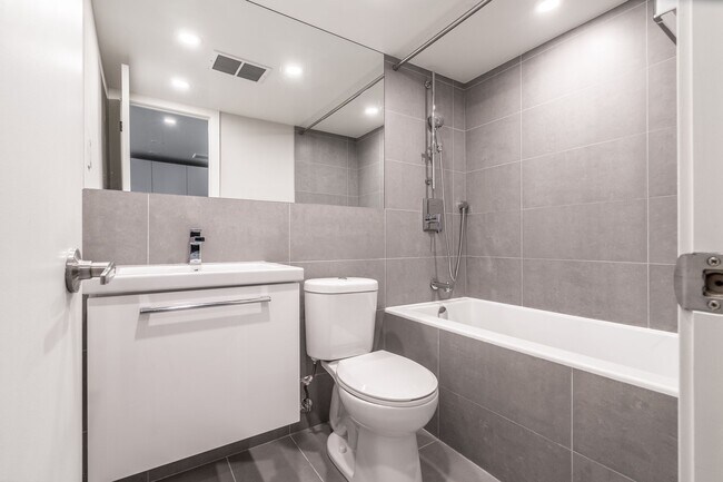 Photo - 230 Oak St Unit 1109