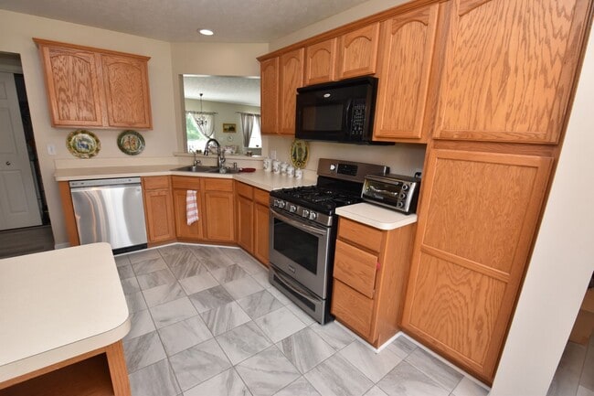Photo - Home in Farmington Hills, 3 bedroom, 2 bath. Close to Notre Dame!