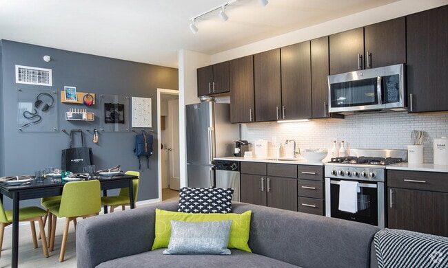 Building Photo - 700 N La Salle Dr Rental