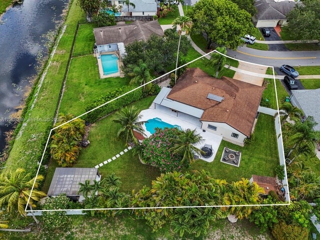 Building Photo - 11998 SW 51st Ct